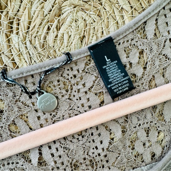 BKE womens Brown/Gold Lace Long Sleeve Blouse Size Large - Picture 8 of 9